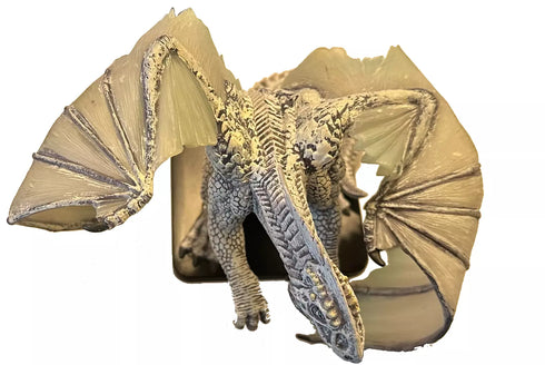 Icing Death, Gargantuan White Dragon - D&D Icons - Dungeons and Dragons Miniatures (DDM) - out of box